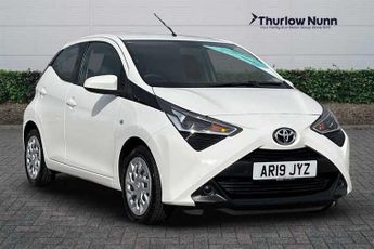 Toyota AYGO 1.0 VVT-i x-play Hatchback 5dr Petrol x-shift Euro 6 (71 ps)
