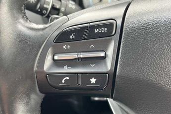 Hyundai KONA 64kWh Premium SUV 5dr Electric Auto (10.5kW Charger) (204 ps)