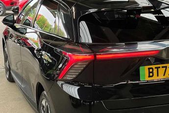 MG MG4 EV 64kWh Trophy Long Range Hatchback 5dr Electric Auto (203 ps)