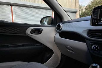 HYUNDAI i10 1.2 Premium Hatchback 5dr Petrol Auto Euro 6 (s/s) (84 ps)
