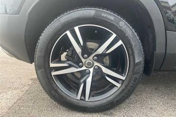 VOLVO XC40 1.5 T3 R-Design SUV 5dr Petrol Auto Euro 6 (s/s) (163 ps)