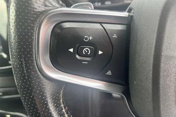 VOLVO XC40 1.5 T3 R-Design SUV 5dr Petrol Auto Euro 6 (s/s) (163 ps)