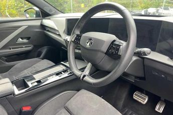 Vauxhall Astra Electric 54 kWh (156 PS) Ultimate 5 Door Electric Hatchback Automatic 