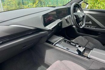Vauxhall Astra Electric 54 kWh (156 PS) Ultimate 5 Door Electric Hatchback Automatic 