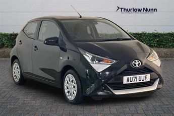 Toyota AYGO 1.0 VVT-i x-play Hatchback 5dr Petrol x-shift Euro 6 (Safety Sen