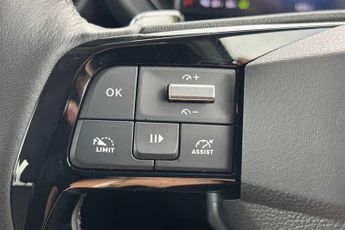 Vauxhall Combo Life Electric 52kWh Ultimate XL MPV 5dr Electric Auto (7.4kW Charger) (136 ps)