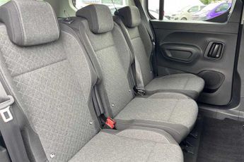 Vauxhall Combo Life Electric 52kWh Ultimate XL MPV 5dr Electric Auto (7.4kW Charger) (136 ps)