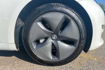 TESLA MODEL 3 Standard Range Plus Saloon 4dr Electric Auto RWD (241 bhp)