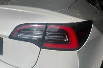 TESLA MODEL 3 Standard Range Plus Saloon 4dr Electric Auto RWD (241 bhp)