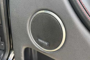 LAND ROVER DISCOVERY SPORT 1.5 P300e 12.2kWh R-Dynamic SE SUV 5dr Petrol Plug-in Hybrid Aut