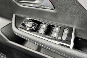 Vauxhall Astra Electric 54kWh GS Hatchback 5dr Electric Auto (156 ps)