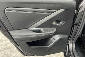 Vauxhall Astra Electric 54kWh GS Hatchback 5dr Electric Auto (156 ps)