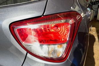 HYUNDAI i10 1.2 SE Hatchback 5dr Petrol Auto Euro 6 (87 ps)