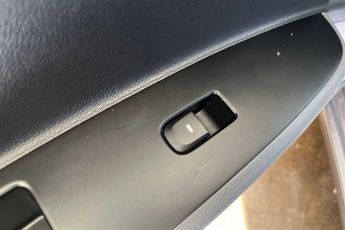 HYUNDAI i10 1.2 SE Hatchback 5dr Petrol Auto Euro 6 (87 ps)