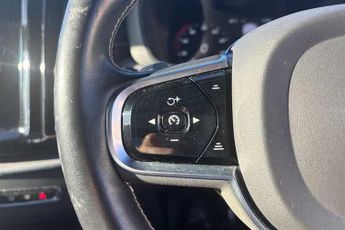 VOLVO XC60 2.0h T8 Twin Engine 11.6kWh R-Design Pro SUV 5dr Petrol Plug-in 