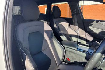 VOLVO XC60 2.0h T8 Twin Engine 11.6kWh R-Design Pro SUV 5dr Petrol Plug-in 