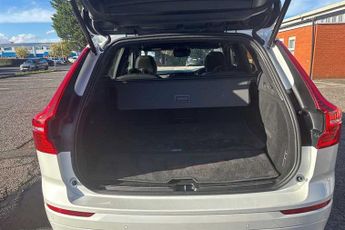 VOLVO XC60 2.0h T8 Twin Engine 11.6kWh R-Design Pro SUV 5dr Petrol Plug-in 