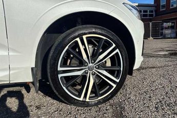 VOLVO XC60 2.0h T8 Twin Engine 11.6kWh R-Design Pro SUV 5dr Petrol Plug-in 