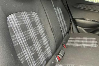 HYUNDAI i10 1.0 Premium Hatchback 5dr Petrol Auto Euro 6 (s/s) (67 ps)
