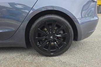 TESLA MODEL 3 Standard Range Plus Saloon 4dr Electric Auto RWD (241 bhp)