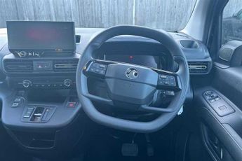 Vauxhall Combo Life Electric 52kWh Design XL MPV 5dr Electric Auto (7.4kW Charger) (136 ps)
