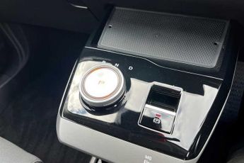 MG MG4 EV 64kWh Trophy Long Range Hatchback 5dr Electric Auto (203 ps)