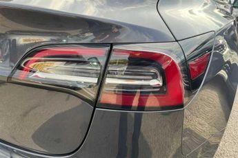 TESLA MODEL 3 Standard Range Plus Saloon 4dr Electric Auto RWD (241 bhp)