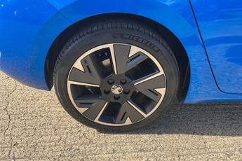 VAUXHALL ASTRA Electric 54kWh Ultimate Hatchback 5dr Electric Auto (156 ps)