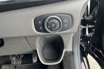 Ford Tourneo Custom 2.0 320 EcoBlue (130 PS) Independence RE 5 Door Diesel Wheelchai