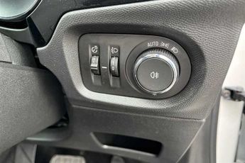 VAUXHALL Corsa Electric 50kWh Yes Hatchback 5dr Electric Auto (136 ps)