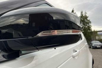 LAND ROVER DISCOVERY 2.0 SD4 HSE SUV 5dr Diesel Auto 4WD Euro 6 (s/s) (240 ps)