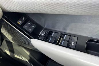 LAND ROVER RANGE ROVER VELAR 2.0 D240 R-Dynamic SE SUV 5dr Diesel Auto 4WD Euro 6 (s/s) (240 