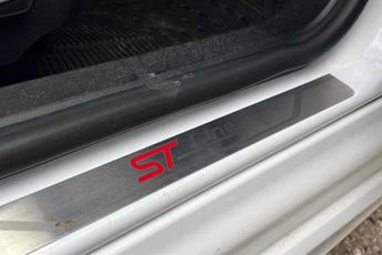 FORD FOCUS 1.0T EcoBoost ST-Line X Hatchback 5dr Petrol Auto Euro 6 (s/s) (