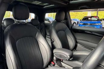 MINI ELECTRIC HATCH Cooper SE 32.6kWh Level 3 Hatchback 3dr Electric Auto (184 ps)
