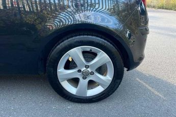 Vauxhall Corsa 1.4i 16v (100 PS) SXi 3 Door Petrol Hatchback Automatic 