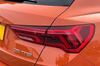 AUDI Q3 1.5 TFSI CoD 35 Black Edition SUV 5dr Petrol S Tronic Euro 6 (s/