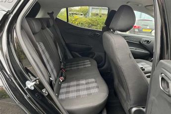 HYUNDAI i10 1.0 Premium Hatchback 5dr Petrol Auto Euro 6 (s/s) (63 ps)