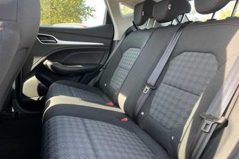 MG ZS 72.6kWh SE Long Range SUV 5dr Electric Auto (156 ps)