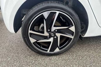 HYUNDAI i10 1.0 Premium Hatchback 5dr Petrol Auto Euro 6 (s/s) (63 ps)