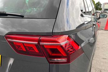 Volkswagen Tiguan 1.5 TSI Elegance SUV 5dr Petrol DSG Euro 6 (s/s) (150 ps)