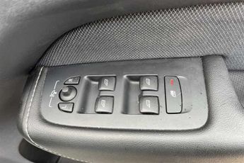 VOLVO XC60 2.0h T8 Twin Engine 11.6kWh R-Design SUV 5dr Petrol Plug-in Hybr