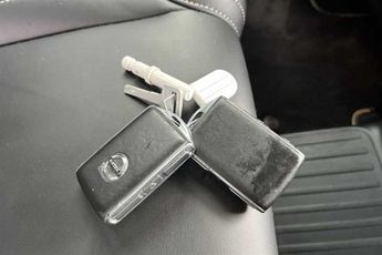 VOLVO XC60 2.0h T8 Twin Engine 11.6kWh R-Design SUV 5dr Petrol Plug-in Hybr