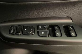 Hyundai KONA 39kWh Premium SUV 5dr Electric Auto (10.5kW Charger) (136 ps)