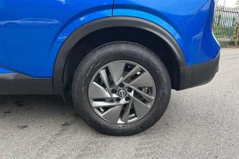 Nissan Qashqai 1.3 DIG-T MHEV (158 PS) Acenta Premium 5 Door Petrol Hybrid SUV 