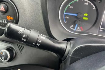 Toyota Yaris 1.5 VVT-h (100 PS) Icon Tech 5 Door Petrol Hybrid Hatchback Auto