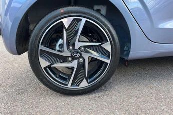 HYUNDAI i10 1.2 Premium Hatchback 5dr Petrol Auto Euro 6 (s/s) (79 ps)