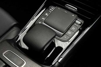 MERCEDES-BENZ GLA 2.0 GLA200d Sport (Executive) SUV 5dr Diesel 8G-DCT Euro 6 (s/s)