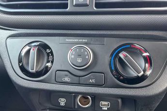 HYUNDAI i10 1.2 Advance Hatchback 5dr Petrol Auto Euro 6 (s/s) (79 ps)