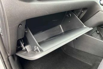 Hyundai KONA 64kWh Premium SUV 5dr Electric Auto (10.5kW Charger) (204 ps)