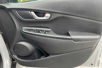 Hyundai KONA 64kWh Premium SUV 5dr Electric Auto (10.5kW Charger) (204 ps)